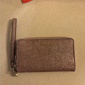 Michael Kors Sparkling rose gold Wristlet